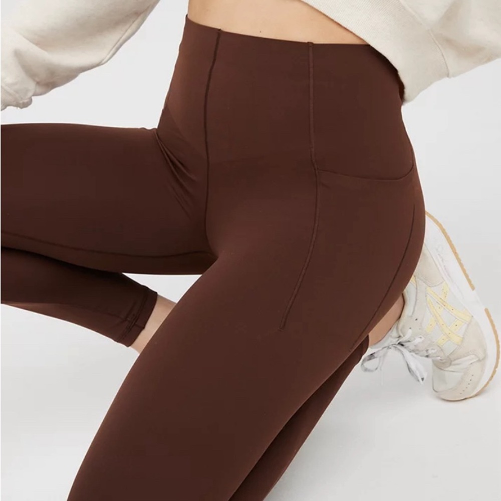 OFFLINE- by Arie Brown Real Me leggings w/ pockets
